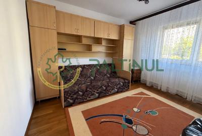 Apartament cu 3 camere decomandat în Hipodrom 2