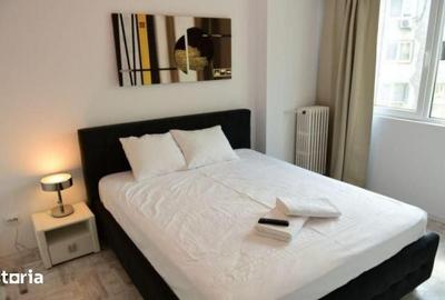 Apartament cu 3 camere semidecomandat în Centrul Istoric
