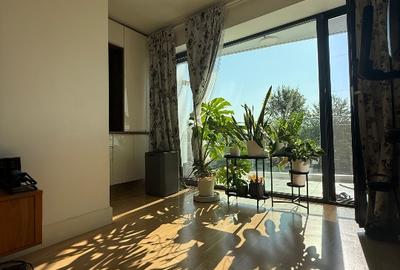Apartament cu 3 camere semidecomandat în Barbu Văcărescu