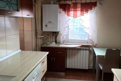 Apartament cu 2 camere decomandat, mobilat în Exterior Vest