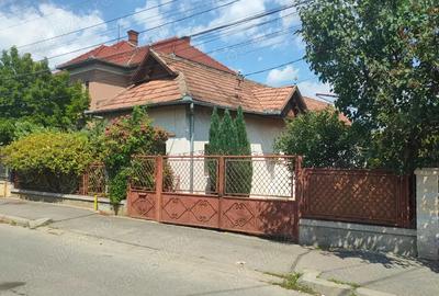 Casă cu 2 camere cu Teren 792 Mp în Florești - 1