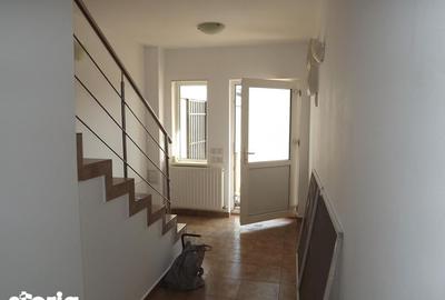 Duplex cu 6 camere cu Canalizare în Sud - 4