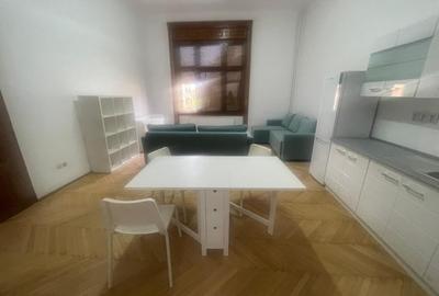 Apartament cu 4 camere decomandat, mobilat în P-ța Victoriei - 1