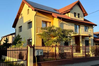 Casă individuală cu 5 camere cu Teren 600 Mp în Lunei