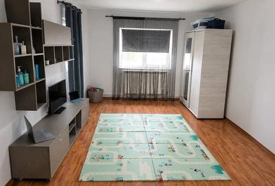 Apartament cu 2 camere decomandat în Broșteni