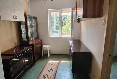 Apartament cu 3 camere în Micro 9