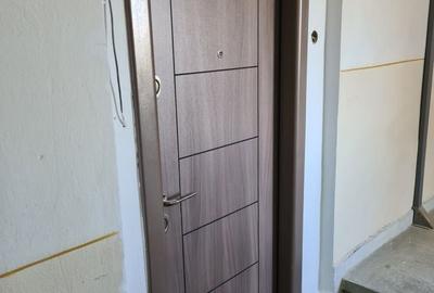 Apartament cu 3 camere decomandat în Buhuși - 3