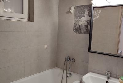 Apartament cu 3 camere decomandat în Obor