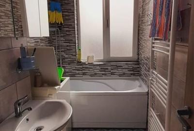 Apartament cu 2 camere decomandat în Roman - 1