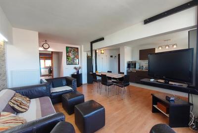 Apartament cu 5 camere decomandat, mobilat în Micălaca