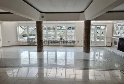 Spațiu comercial, de 209.19999694824 mp, în Centru Civic - 3