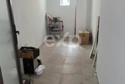 Casă cu 7 camere cu Teren 415 Mp în Central