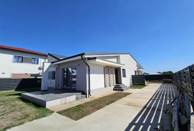 Casă cu 3 camere cu Teren 350 Mp în Tunari