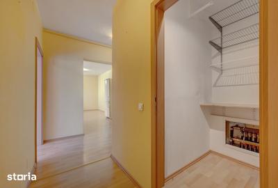 Apartament cu 4 camere decomandat în Titan