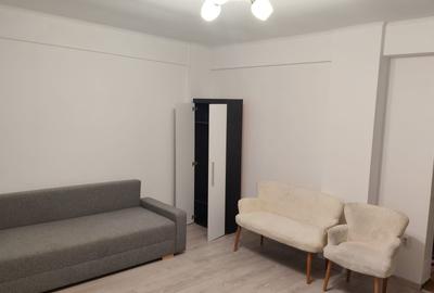 Apartament cu 2 camere semidecomandat, mobilat în Central