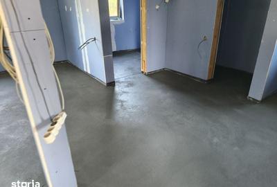 Casă cu 2 camere cu Teren 950 Mp în Borș - 8