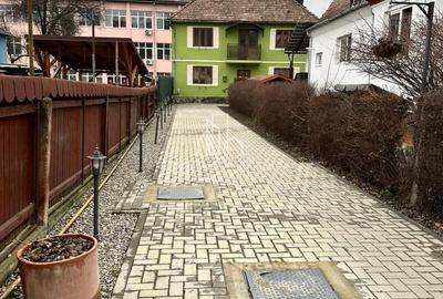 Casă individuală cu 5 camere cu Canalizare în Central - 2