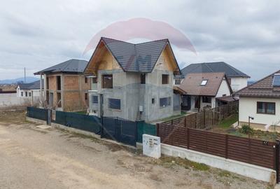 Casă cu 5 camere cu Teren 500 Mp în Exterior Nord - 2