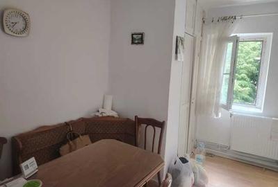 Apartament cu 4 camere decomandat în Central - 2