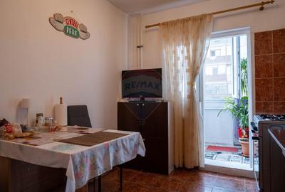 Apartament cu 3 camere decomandat, mobilat în Rahova - 6