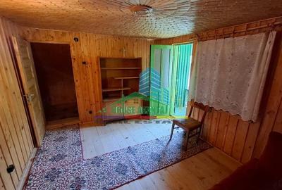 Casă cu 4 camere cu Teren 251 Mp în Lepșa
