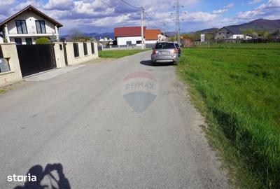 Teren de 2505 mp, în Central