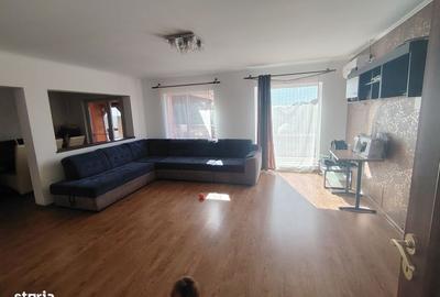 Casă cu 4 camere în Sânpaul