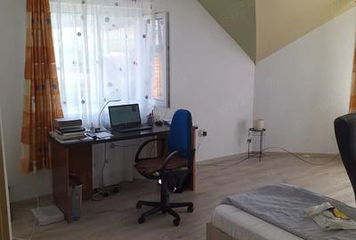 Casă cu 3 camere cu Teren 970 Mp în Almașu