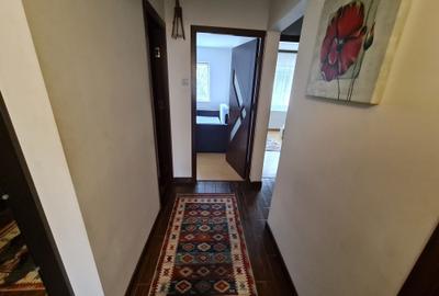 Apartament cu 3 camere decomandat în Tractorul - 2