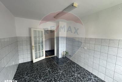 Apartament cu 3 camere în Central - 11