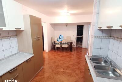 Apartament cu 3 camere decomandat în Mărăței