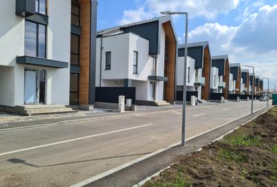 Teren Construcții intravilan de 993 mp, în Odăi - 3