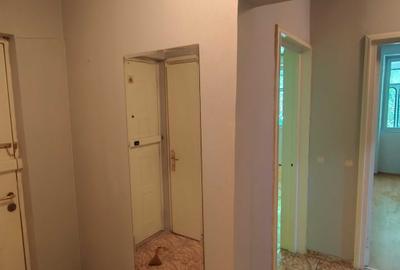 Apartament cu 3 camere decomandat în Tineretului