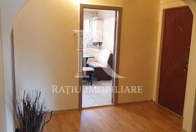 Apartament cu 3 camere decomandat, mobilat în Dorobanți