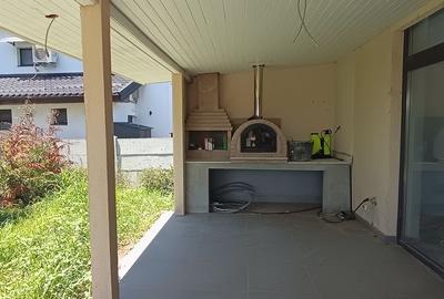 Casă cu 4 camere cu Teren 378 Mp în Malu Mare - 2