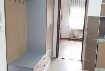 Apartament cu 2 camere decomandat în Petru Rareș