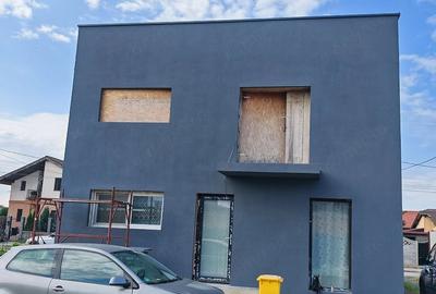 Casă cu 4 camere cu Teren 355 Mp în Central