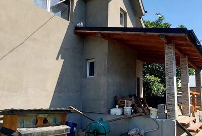 Casă cu 6 camere cu Teren 560 Mp în Central