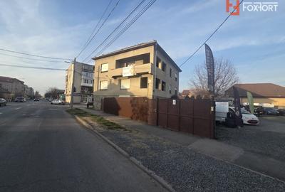 Casă individuală cu 7 camere cu Canalizare în UTA