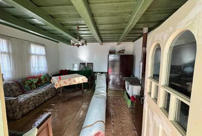 Casă cu 2 camere cu Teren 789 Mp în Petrești - 2