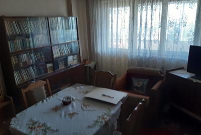 Apartament cu 2 camere decomandat în Băceni