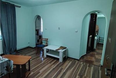 Apartament cu 3 camere decomandat în Exterior Est