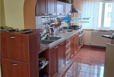 Apartament cu 3 camere decomandat în Banat - 9