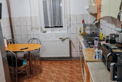 Apartament cu 3 camere semidecomandat în Central - 2