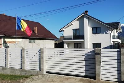 Casă cu 4 camere în Central - 6