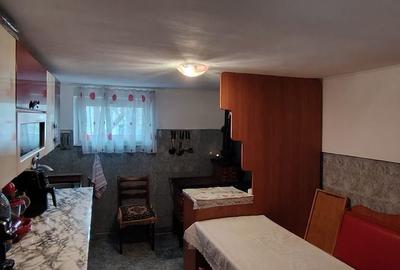 Casă cu 4 camere în Cucorăni - 8