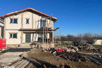 Casă cu 4 camere cu Teren 311 Mp în Cârcea