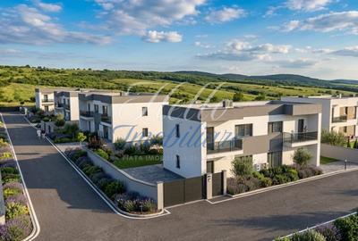Duplex cu 4 camere cu Canalizare în Florești