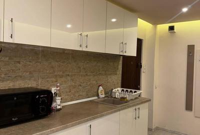 Apartament cu 3 camere decomandat în Central - 1