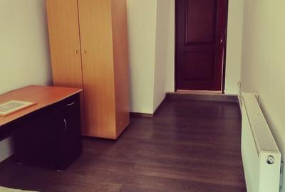 Apartament cu 3 camere decomandat în Gară - 2